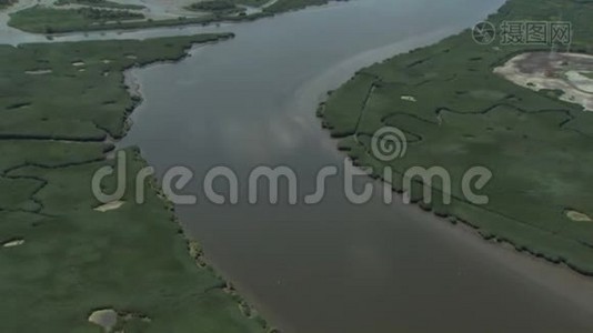 河流平坦的土地景观视频