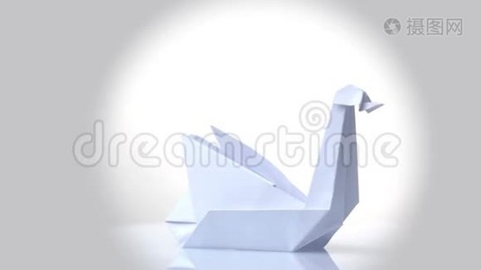 展出白纸折纸天鹅..视频