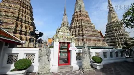 曼谷佛寺有蓝天的古塔视频