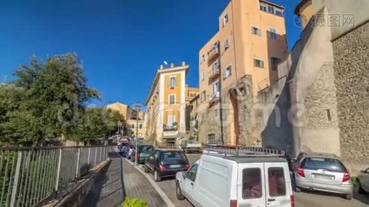典型的中世纪狭窄街道在美丽的小镇阿尔巴诺拉扎利时移过度意大利视频