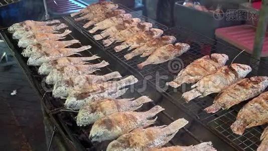 在泰国街市出售烧烤鱼视频