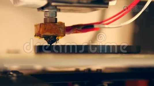 3D型打印机塑料丝丝印刷工艺. 4K.视频