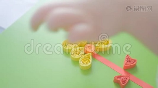 蜗牛形状的儿童胶水卷纸视频