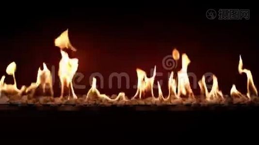 可爱的大气，令人满意的接近木炭燃烧缓慢与橙色火焰在舒适的原木壁炉。视频