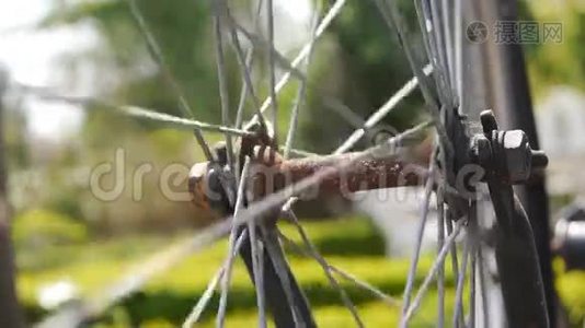 自行车轮旋转视频