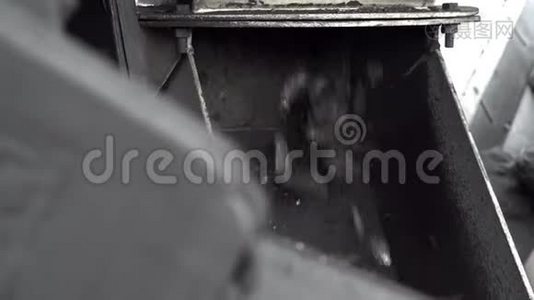 煤矿配煤机的特写镜头视频