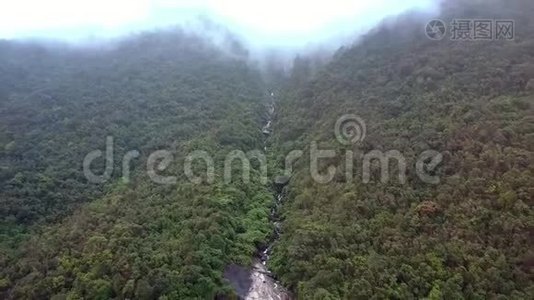 奇妙的空中观景山河丛中视频