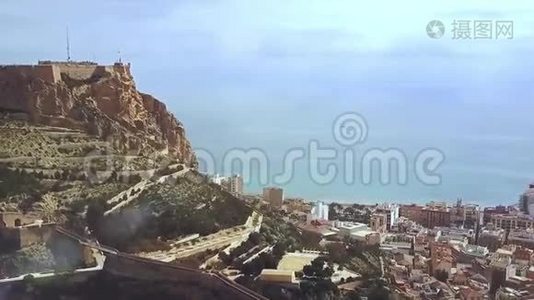 阿利坎特圣巴巴拉城堡，全景鸟瞰著名的旅游城市在科斯塔布兰卡，西班牙。 股票视频