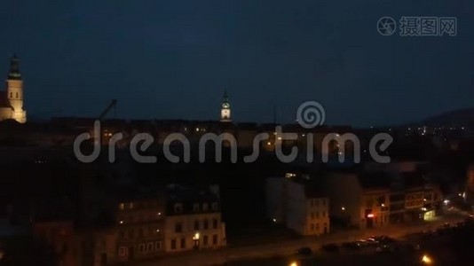 波兰无人机提供的夜间城市景观视频