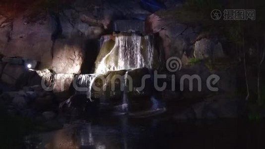 萨波卡公园的瀑布六月之夜。 芬兰科特卡视频