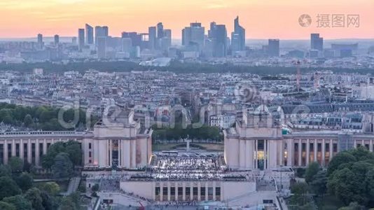 从巴黎的埃菲尔铁塔可以看到从特罗卡德罗到夜晚的空中景色视频