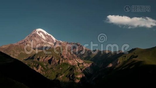 卡兹别克山上的日出视频