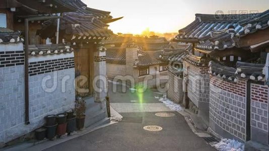 韩国首尔市Bukchon Hanok村日出时程录像视频