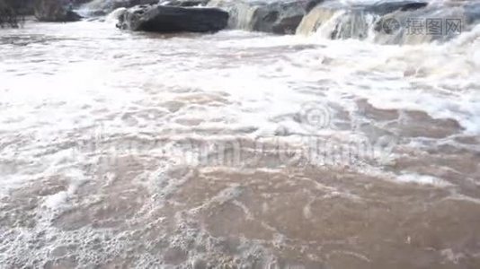雨季的小溪视频