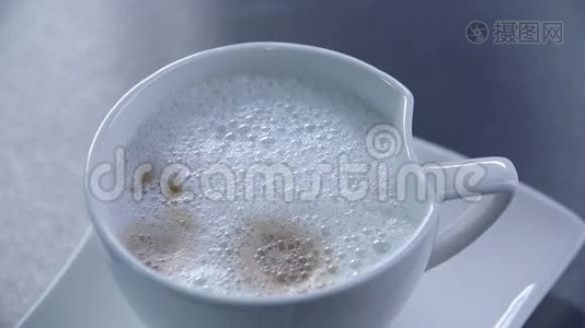 现代化的咖啡杯视频