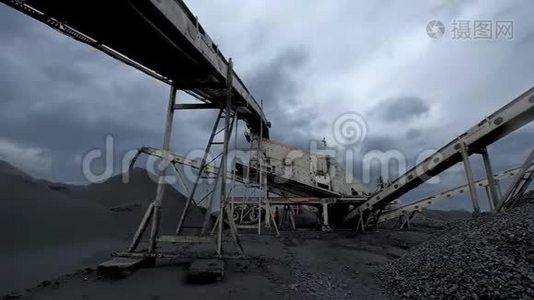煤矿大型产煤机概述视频