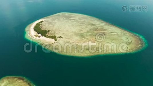 海星岛，Princesa港，巴拉望。 岛跳跃旅游在本田湾，巴拉望。视频