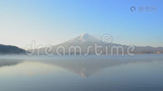 富士山天梯上午在日本高秋子观水视频