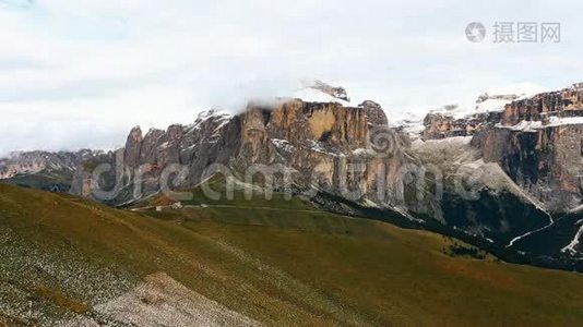 意大利罗黛拉多洛米茨的塞拉群山景观视频