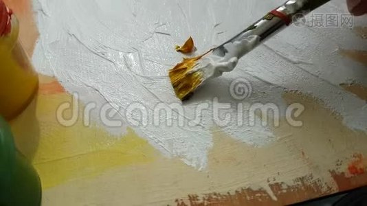 手绘用颜料刷水彩画.视频