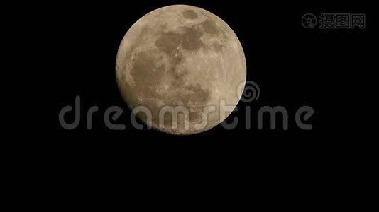 夜空中的超级满月视频