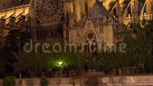 巴黎圣母院教堂夜倾和泛视频视频