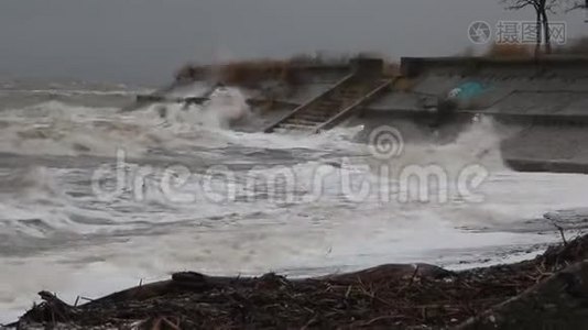 亚索夫海上的风暴视频