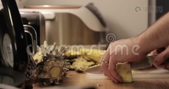 菠萝切割特写视频