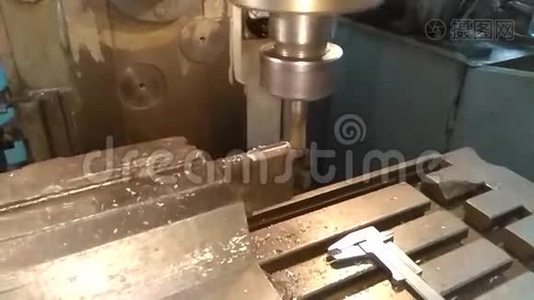 钢筋制备的铣削加工.视频