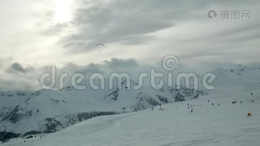 雪山阴云冬景自然日久失修视频