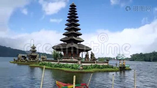 Ulun Danu Bratan寺的美丽镜头视频