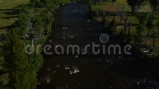 冬季盐湖城街区的空中拍摄视频