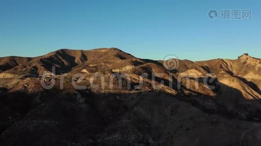 壮观的空中视频马里布溪州立公园，加利福尼亚州，日落，无人机4K镜头。视频