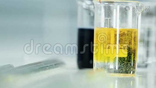 吸管和试管的化学实验视频