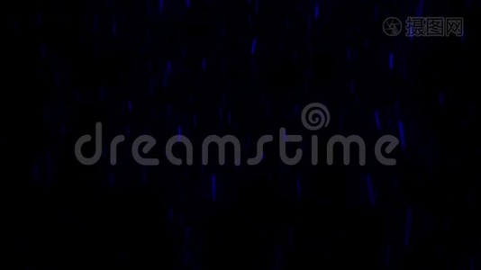 快速落下的蓝色抽象雪隔离在黑色背景上，运动图形的概念。 动画。 小规模飞行视频