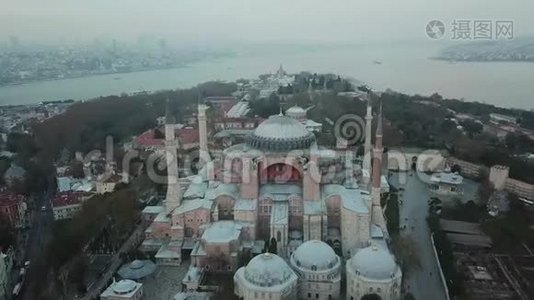 鸟瞰土耳其伊斯坦布尔.. Sultanahmet广场圣索菲亚和蓝色清真寺视频