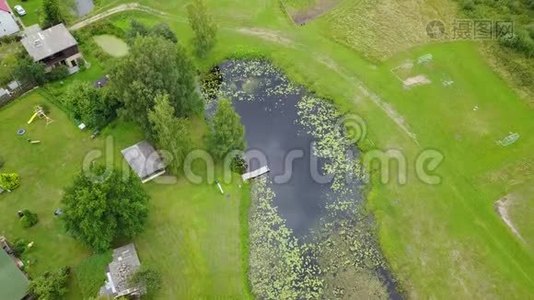 Gauja River草甸田庄拉脱维亚空中无人机顶视图4K UHD视频视频