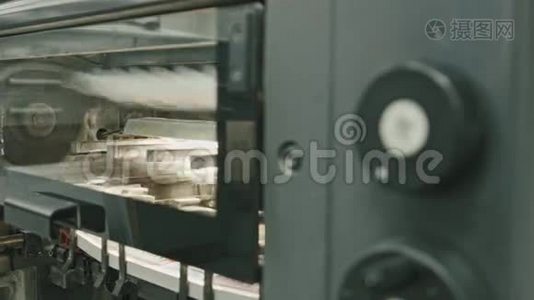 专业印刷机器在行动，测谎行业视频