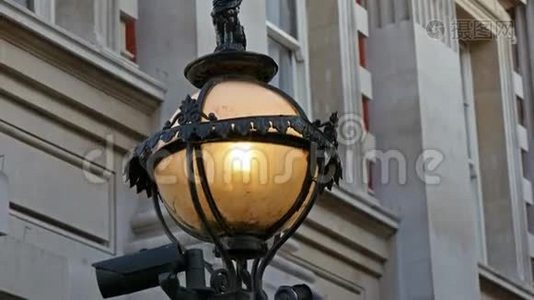 伦敦的一盏路灯视频