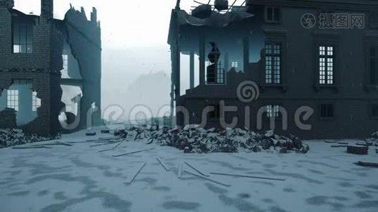 雪中的天启城.. 摄像机在这个被毁的城市里飞行。 世界末日后被遗弃的街道视频