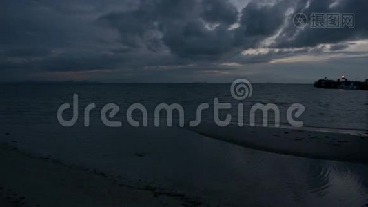 傍晚在萨梅岛的海滩风光。视频
