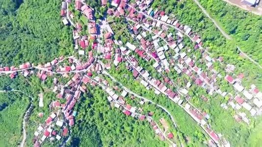 飞越石山河绿谷空中观景自然视频景观背景全景.. 水流量视频