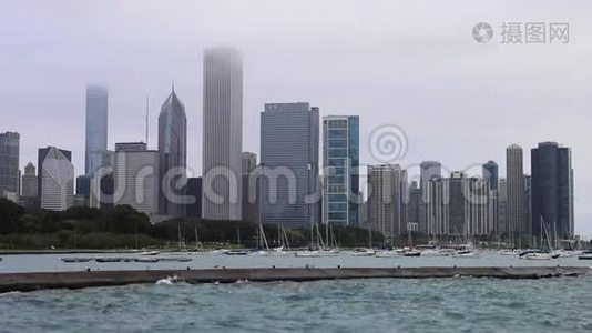 雾天芝加哥天际线视频