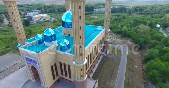 乌斯特-卡梅诺戈尔斯克的清真寺视频