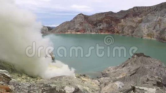 卡瓦伊根火山口视频