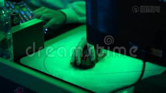 彩色LED背光明亮电脑键盘视频