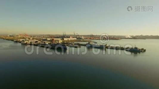 西北港口日落景色，背景为雷尼尔山视频
