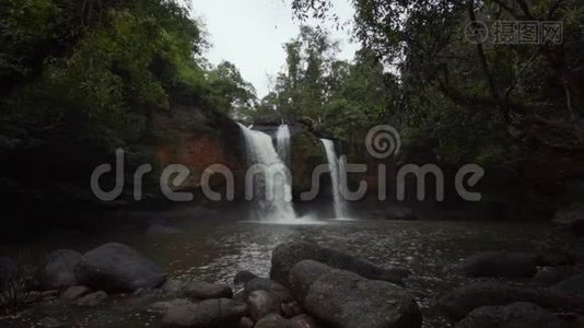 泰国高耀公园海秀瀑布缓动视频