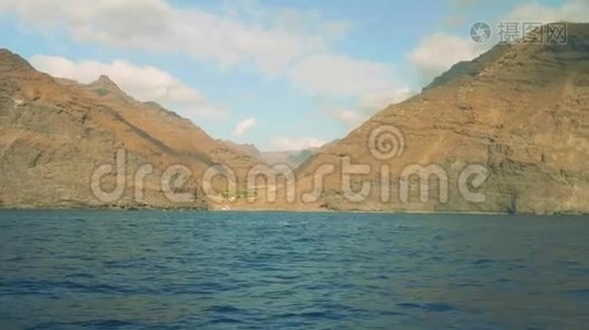 大卡那利岛丁香的开放景观。 从帆船上观看视频
