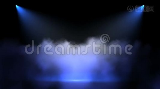舞台上有现场照明，空场景用于表演，颁奖典礼或深蓝色背景上的广告。 摆动运动视频